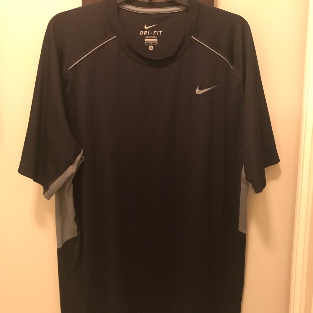 Men’s Nike drift shirt bundle